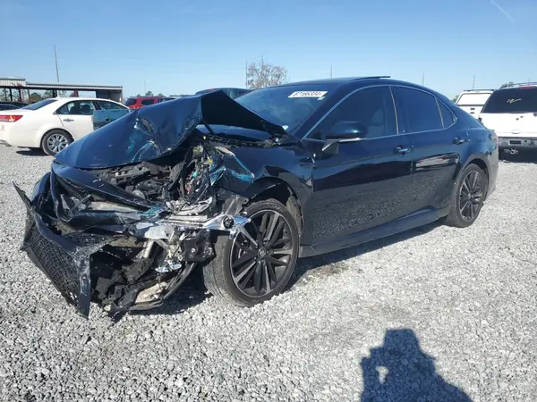 4T1B61HK4JU628975 2018 TOYOTA CAMRY - Image 1