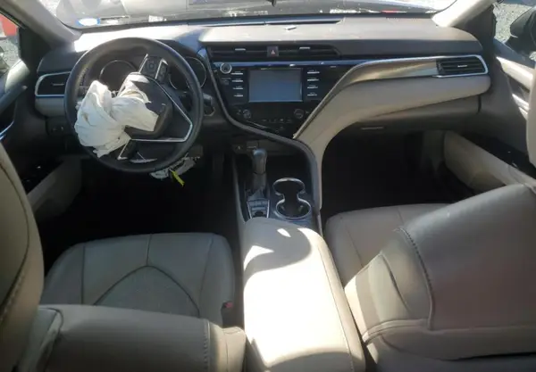 4T1B61HK4JU628975 2018 TOYOTA CAMRY - Image 8