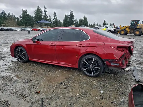 4T1B61HK4JU664410 2018 TOYOTA CAMRY - Image 2