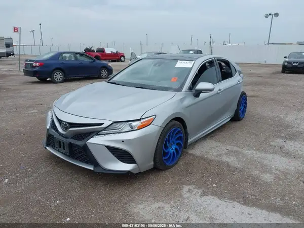4T1B61HK4KU180349 2019 TOYOTA CAMRY - Image 2