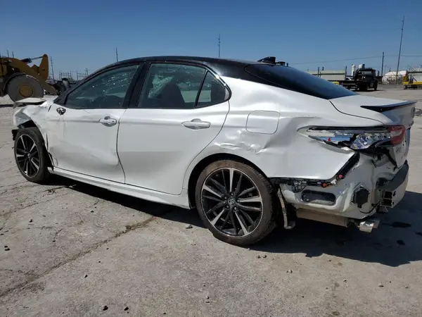4T1B61HK4KU188984 2019 TOYOTA CAMRY - Image 2