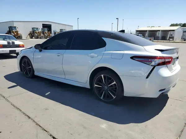 4T1B61HK4KU205766 2019 TOYOTA CAMRY - Image 2