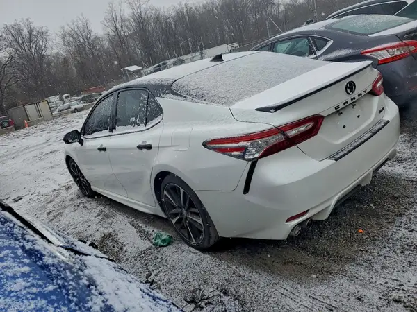 4T1B61HK4KU210854 2019 TOYOTA CAMRY - Image 2