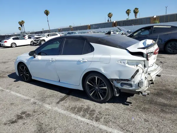 4T1B61HK4KU214550 2019 TOYOTA CAMRY - Image 2