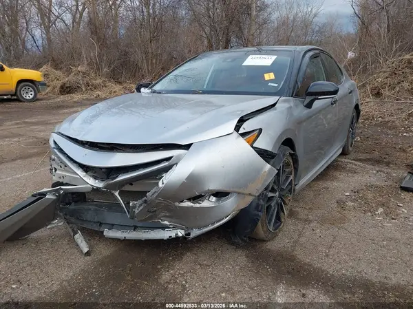 4T1B61HK4KU228447 2019 TOYOTA CAMRY - Image 2