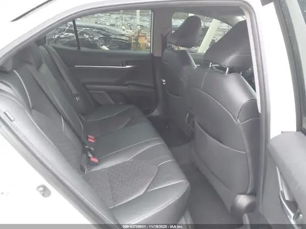 4T1B61HK4KU240758 2019 TOYOTA CAMRY - Image 8