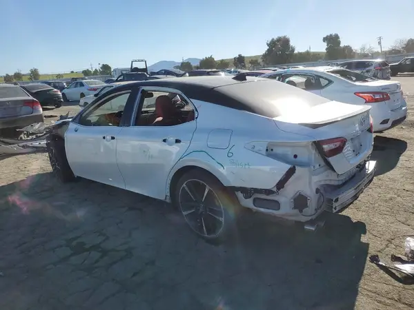 4T1B61HK4KU254630 2019 TOYOTA CAMRY - Image 2
