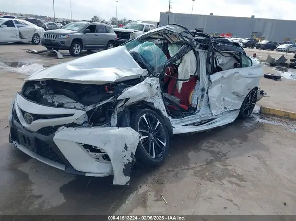 4T1B61HK4KU256524 2019 TOYOTA CAMRY - Image 2