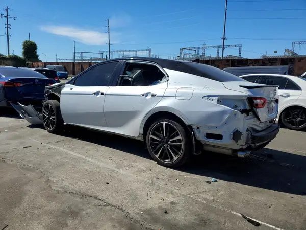 4T1B61HK4KU276997 2019 TOYOTA CAMRY - Image 2