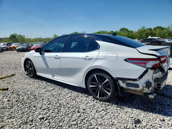 4T1B61HK4KU294805 2019 TOYOTA CAMRY - Image 2