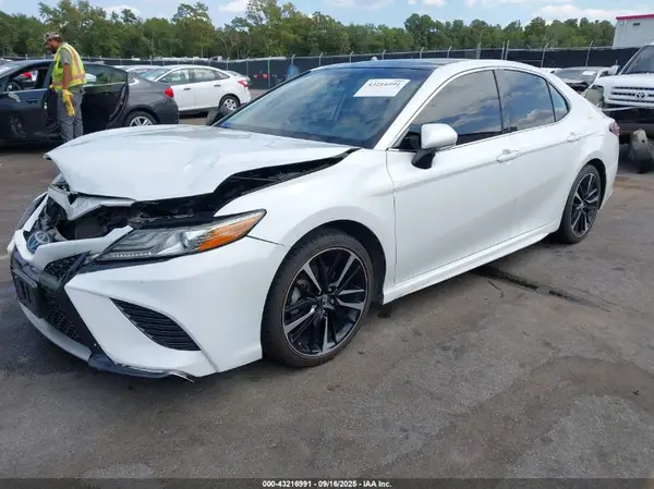 4T1B61HK4KU680513 2019 TOYOTA CAMRY - Image 2
