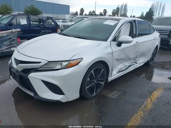 4T1B61HK4KU683721 2019 TOYOTA CAMRY - Image 2