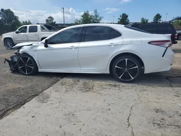 4T1B61HK4KU704969 2019 TOYOTA CAMRY - Image 2