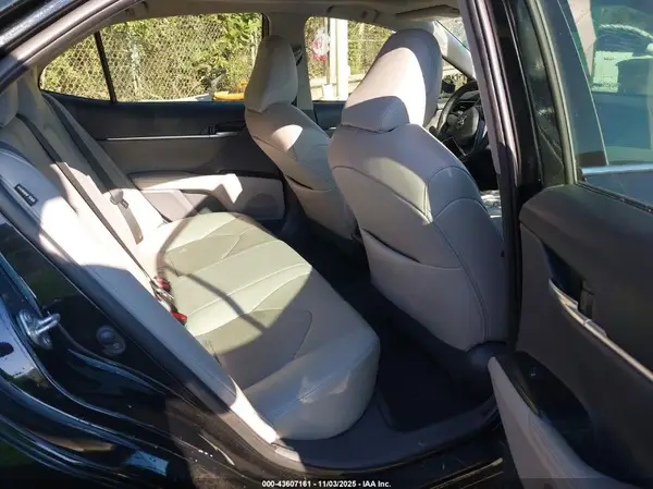 4T1B61HK4KU820673 2019 TOYOTA CAMRY - Image 8
