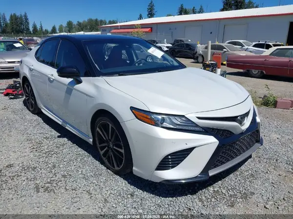 4T1B61HK5JU003632 2018 TOYOTA CAMRY - Image 1