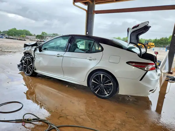 4T1B61HK5JU006238 2018 TOYOTA CAMRY - Image 2