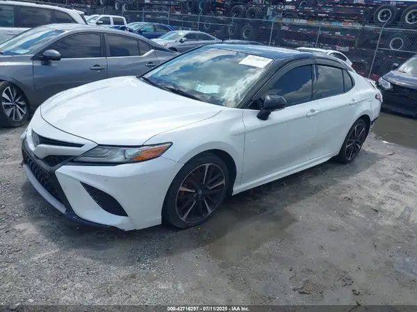 4T1B61HK5JU006305 2018 TOYOTA CAMRY - Image 2