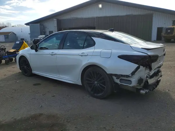 4T1B61HK5JU016848 2018 TOYOTA CAMRY - Image 2