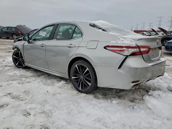4T1B61HK5JU027218 2018 TOYOTA CAMRY - Image 2