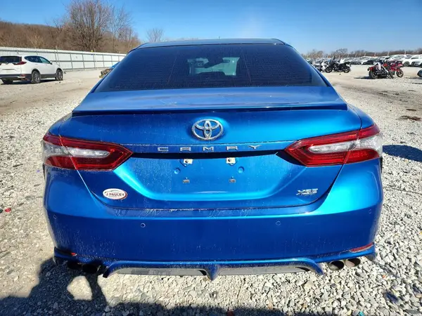 2018 TOYOTA CAMRY auction photo 6