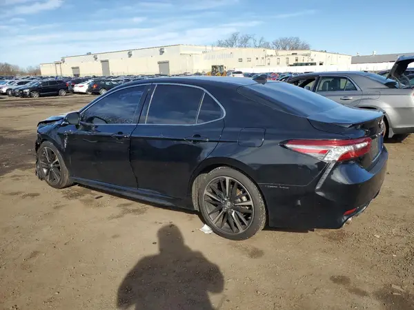 4T1B61HK5JU042902 2018 TOYOTA CAMRY - Image 2
