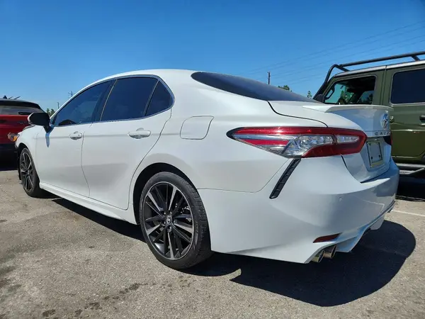 4T1B61HK5JU053088 2018 TOYOTA CAMRY - Image 2