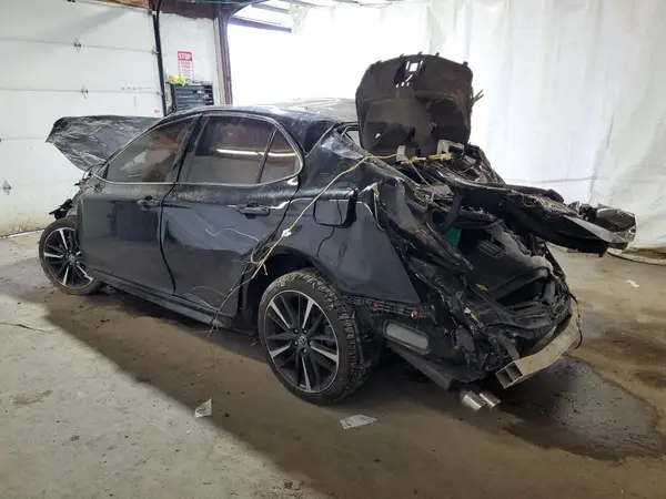 4T1B61HK5JU082980 2018 TOYOTA CAMRY - Image 2
