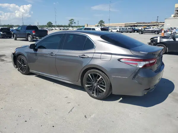 4T1B61HK5JU088147 2018 TOYOTA CAMRY - Image 2