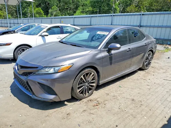 4T1B61HK5JU089640 2018 TOYOTA CAMRY - Image 1