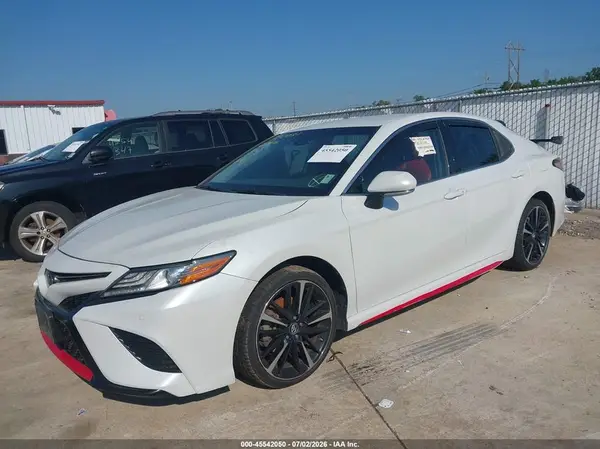 4T1B61HK5JU103553 2018 TOYOTA CAMRY - Image 2