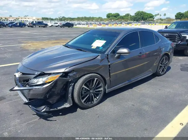 4T1B61HK5JU112267 2018 TOYOTA CAMRY - Image 2