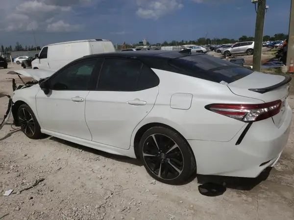 4T1B61HK5JU116593 2018 TOYOTA CAMRY - Image 2