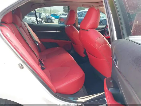 4T1B61HK5JU118893 2018 TOYOTA CAMRY - Image 8