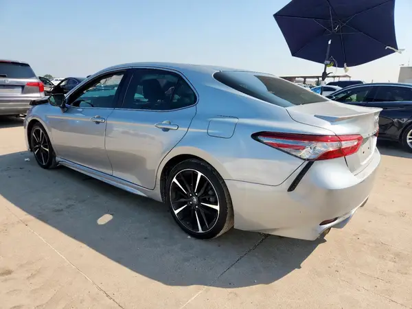 4T1B61HK5JU119669 2018 TOYOTA CAMRY - Image 2