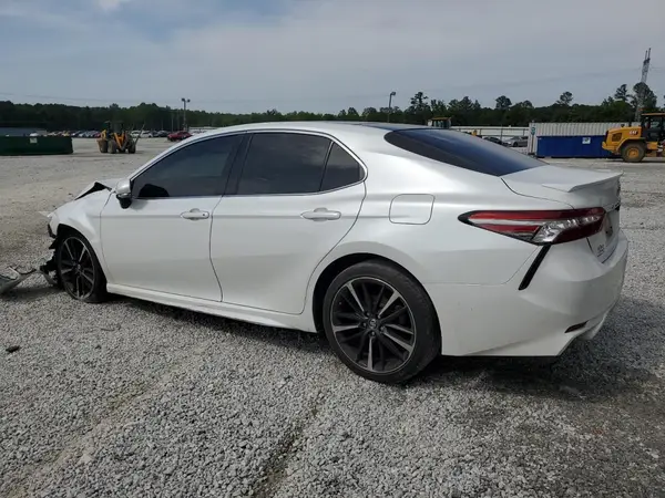 4T1B61HK5JU122197 2018 TOYOTA CAMRY - Image 2