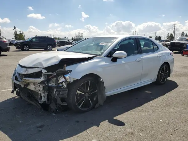 4T1B61HK5JU123723 2018 TOYOTA CAMRY - Image 1
