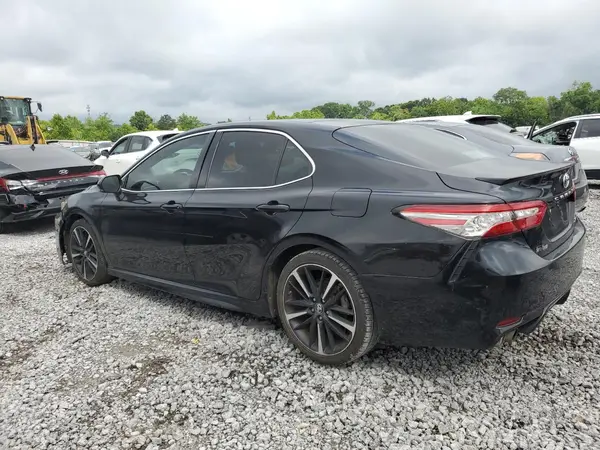 4T1B61HK5JU126833 2018 TOYOTA CAMRY - Image 2
