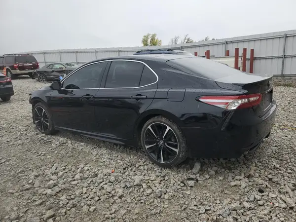 4T1B61HK5JU128324 2018 TOYOTA CAMRY - Image 2