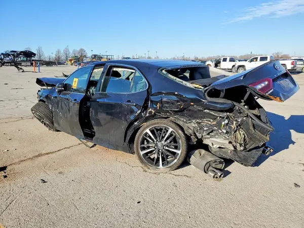 4T1B61HK5JU129165 2018 TOYOTA CAMRY - Image 2