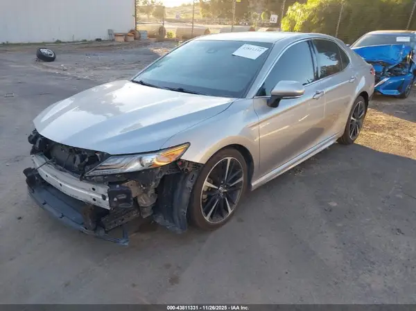 4T1B61HK5JU130011 2018 TOYOTA CAMRY - Image 2