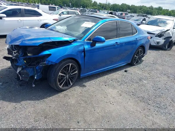 4T1B61HK5JU135144 2018 TOYOTA CAMRY - Image 2