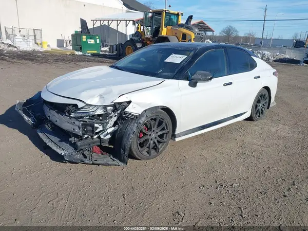 4T1B61HK5JU135399 2018 TOYOTA CAMRY - Image 2