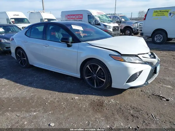 4T1B61HK5JU135631 2018 TOYOTA CAMRY - Image 1