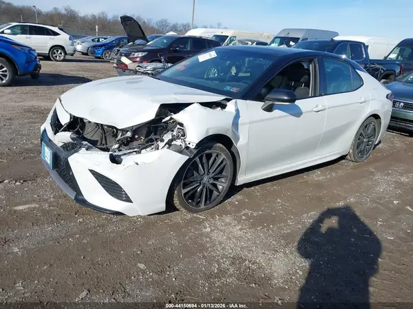 4T1B61HK5JU135631 2018 TOYOTA CAMRY - Image 2