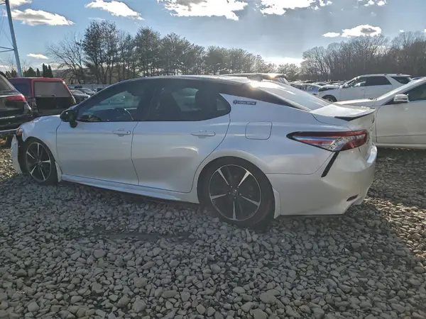 4T1B61HK5JU146175 2018 TOYOTA CAMRY - Image 2