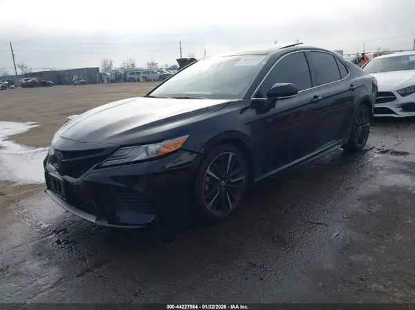 4T1B61HK5JU149030 2018 TOYOTA CAMRY - Image 2