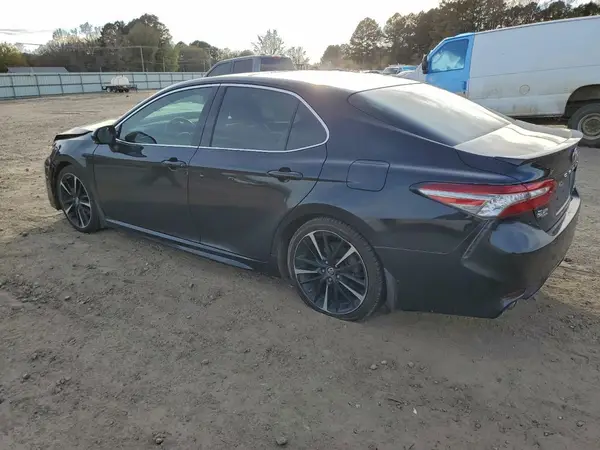 4T1B61HK5JU156642 2018 TOYOTA CAMRY - Image 2