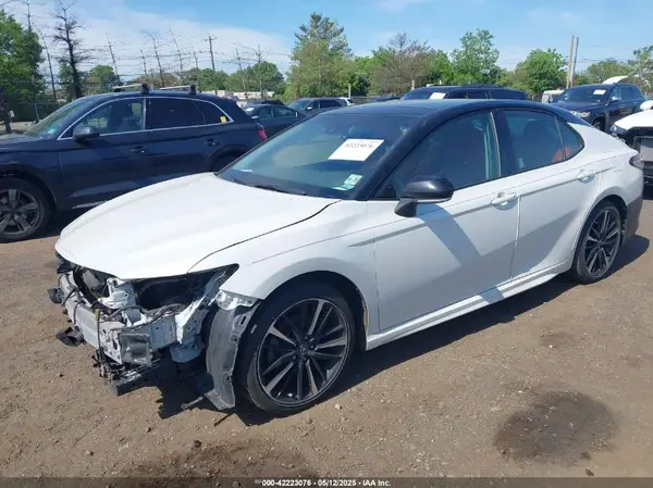 4T1B61HK5JU157242 2018 TOYOTA CAMRY - Image 2