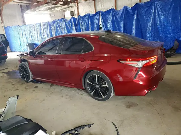4T1B61HK5JU508621 2018 TOYOTA CAMRY - Image 2