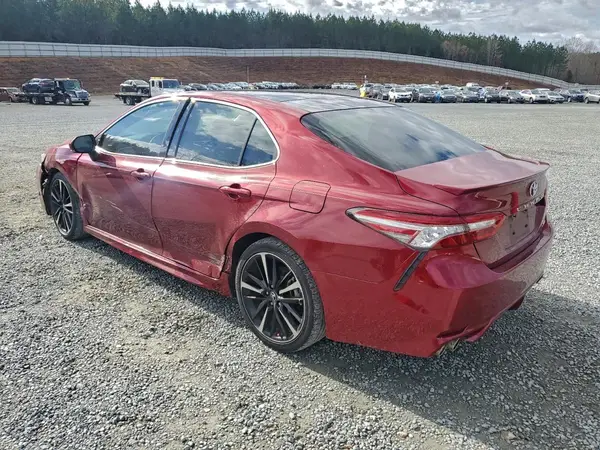 4T1B61HK5JU531512 2018 TOYOTA CAMRY - Image 2